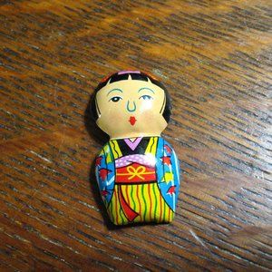 👩‍🦱 Kokeshi Doll Vintage Tin Lapel Pin